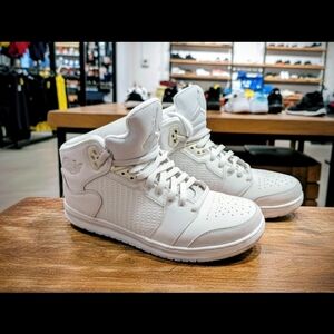 RARE Air Jordan Prime 5 "Tech Grey" |